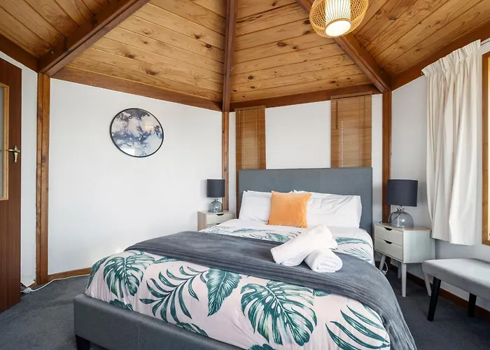 Aquarius With Aesthetic And Lakeview Holiday home Rotorua