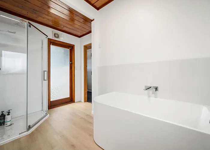 Aquarius With Aesthetic And Lakeview Holiday home Rotorua