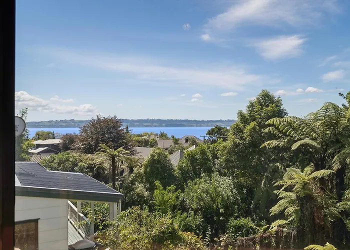 Aquarius With Aesthetic And Lakeview Holiday home