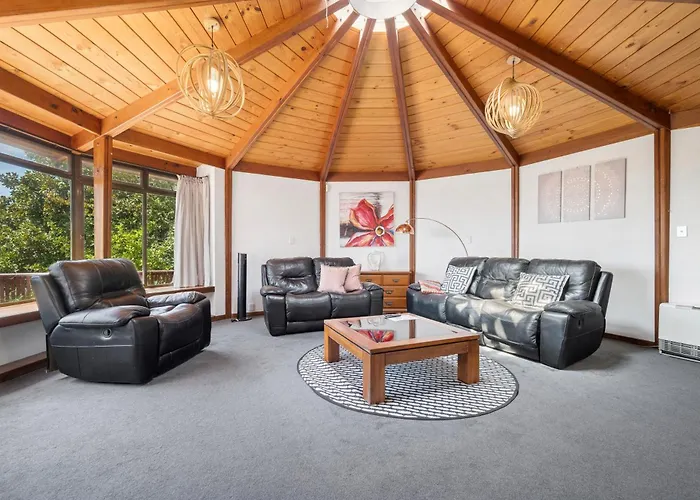 Holiday home Aquarius With Aesthetic And Lakeview *