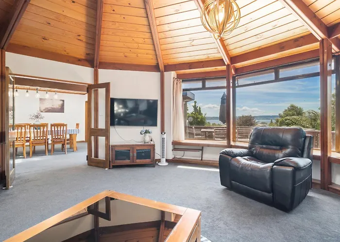 Aquarius With Aesthetic And Lakeview Rotorua