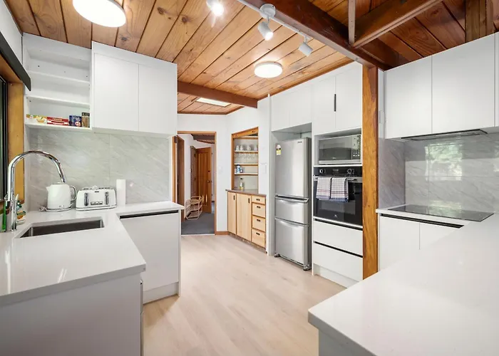 Aquarius With Aesthetic And Lakeview Holiday home Rotorua